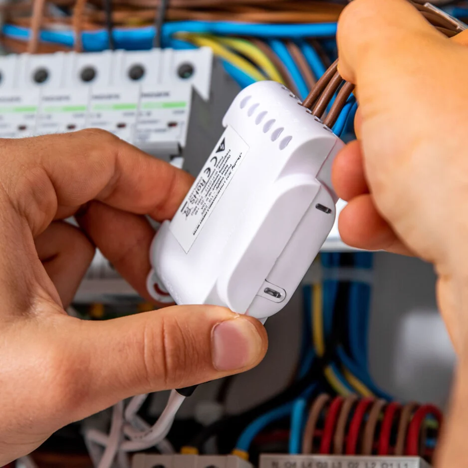 Shelly 3EM - Smart 3-phase energy meter with contactor control