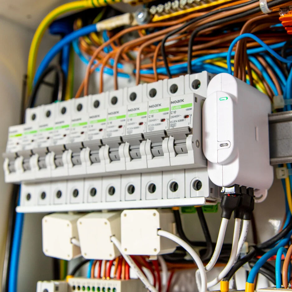 Shelly 3EM - Smart 3-phase energy meter with contactor control