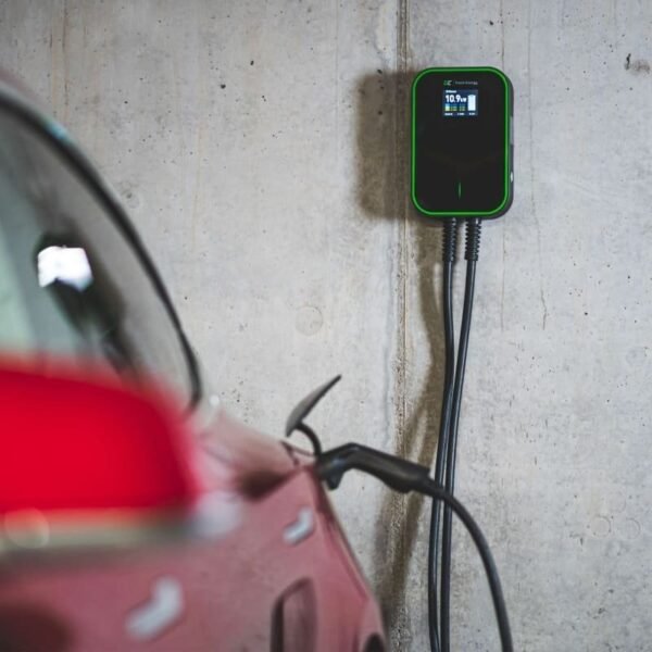 Green Cell Wallbox 22kW with Display & Type 2 cable - 6m lenght